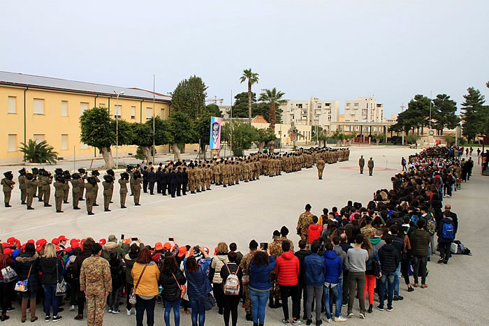 alzabandiera in Piazza d'Arme