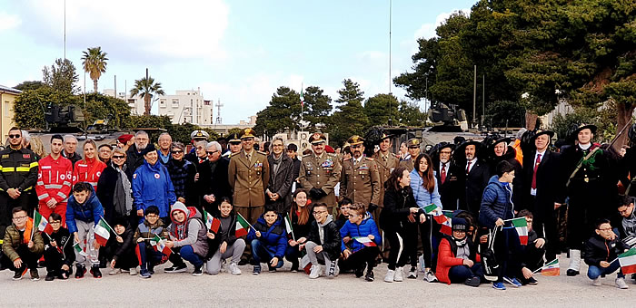 Giornata Cremisi foto di gruppo Civili e Militari