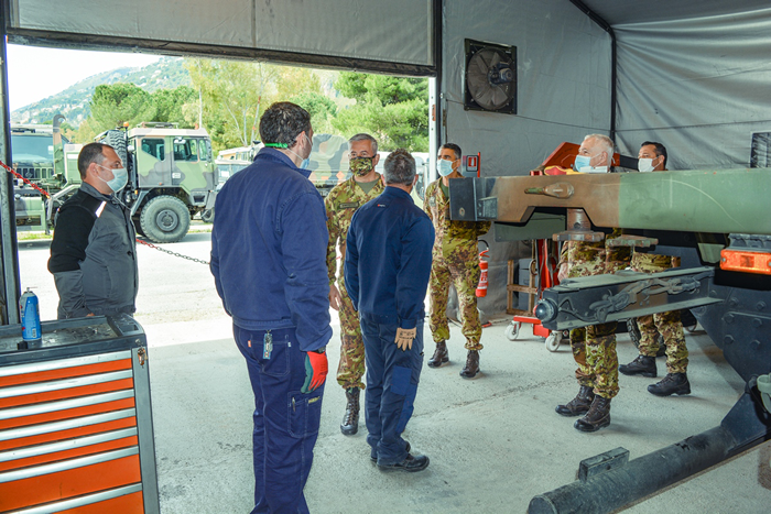 visita alle officine del Reggimento Logistico Aosta